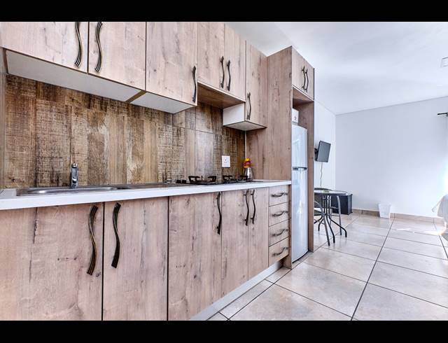 1 BEDROOM STUDIO APARTMENT TO LET IN RIVONIA